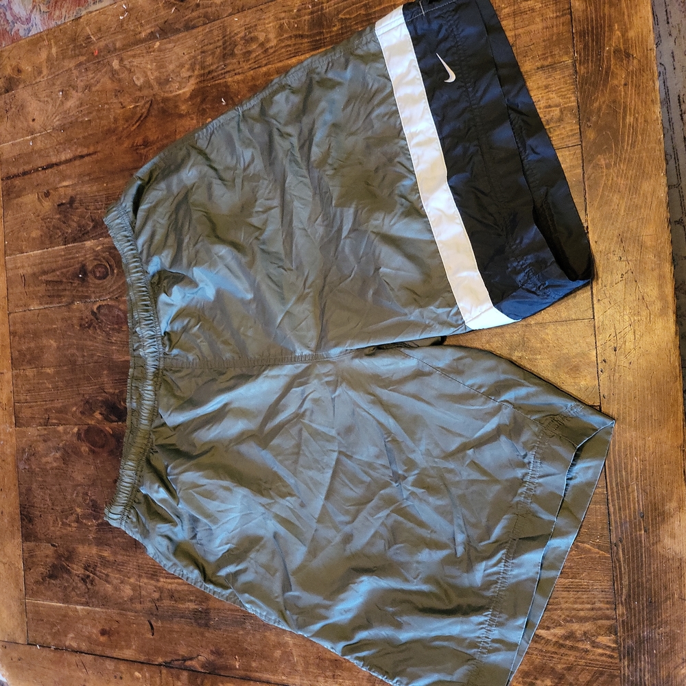 Nike swim trunks sz large